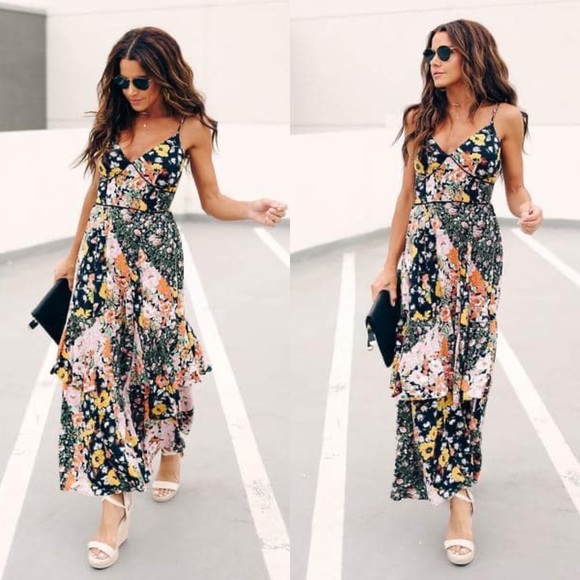 Dresses & Skirts - Floral Tiered Maxi Dress